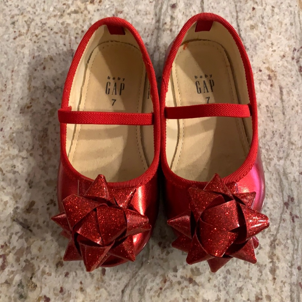 Red metallic dress shoe